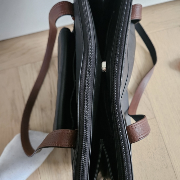 Derek Alexander Two Tone Leather Bag 2 Zip Up Compartments Built In Wallet - Picture 9 of 12